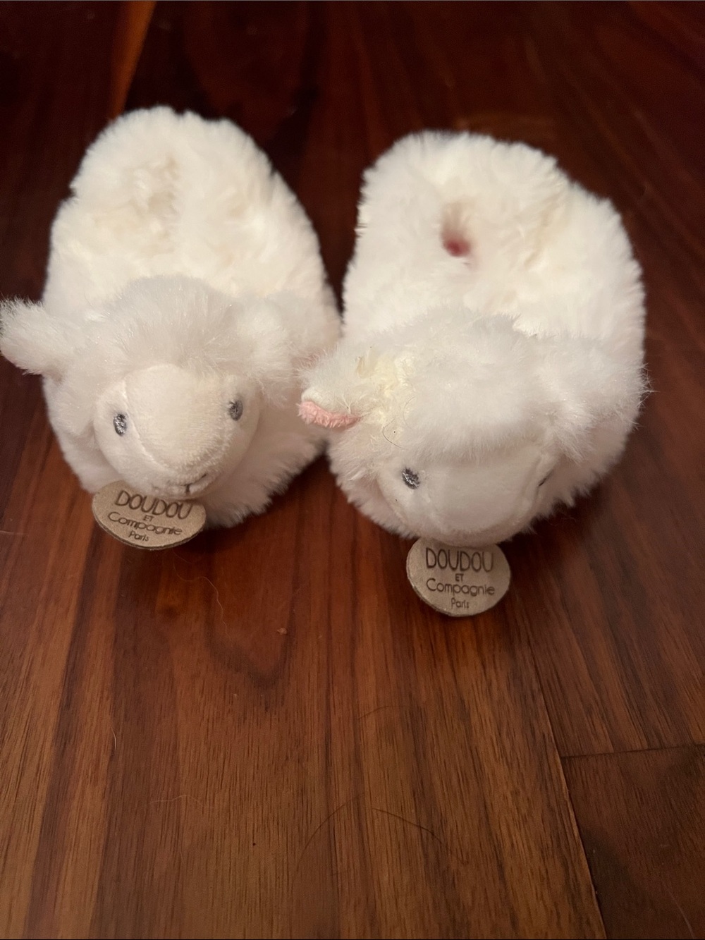 NWOT Cream Lamb Kids Slippers